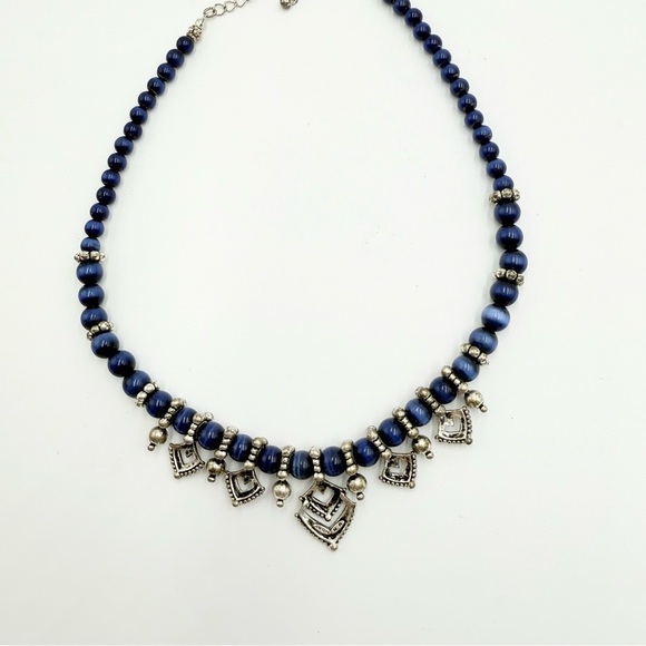 Avon Blue Glass Cat's Eye Silvertone
Beaded Choker Necklace - Picture 4 of 8